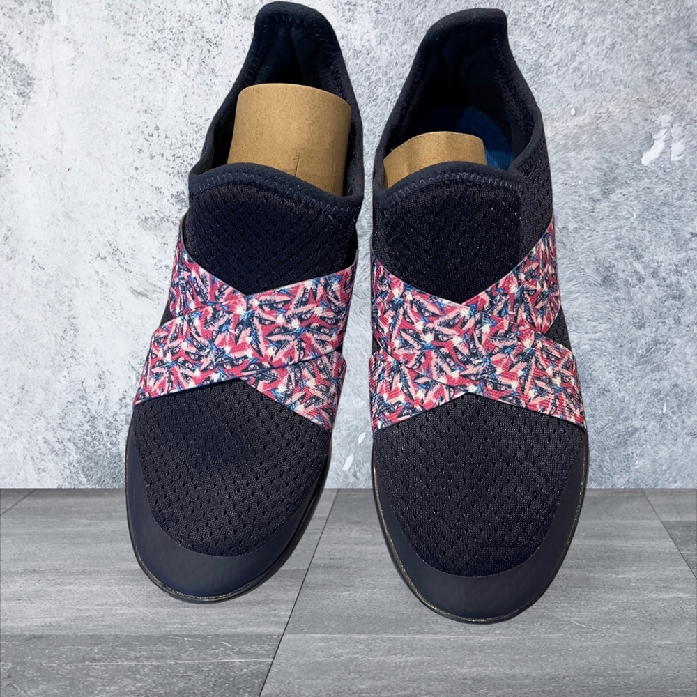 Crocs Swiftwater Womens Dual Comfort Slip on Shoes. NWT